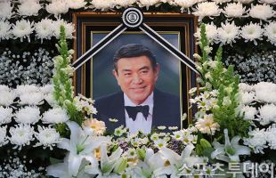 ����̹���